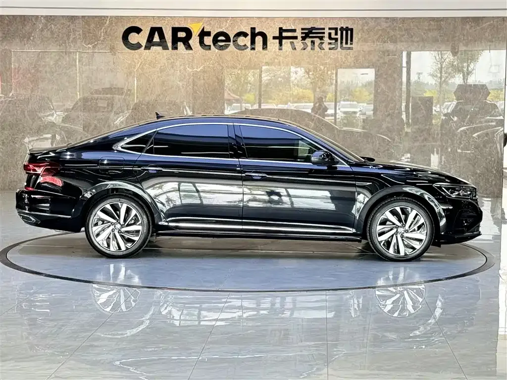 Volkswagen Passat — фото 4