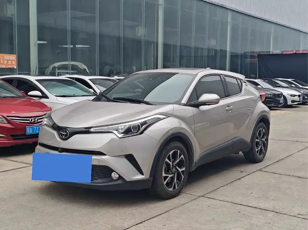 Toyota C-HR — фото 1