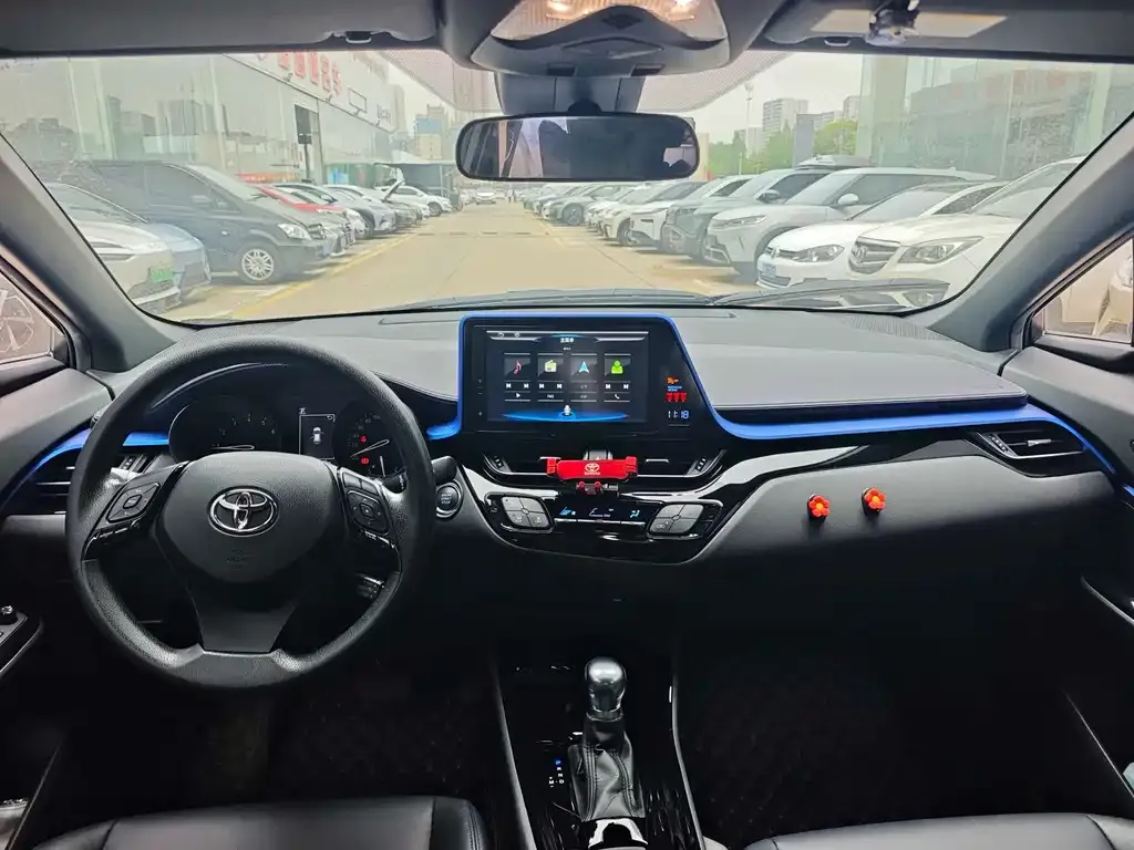 Toyota C-HR — фото 7