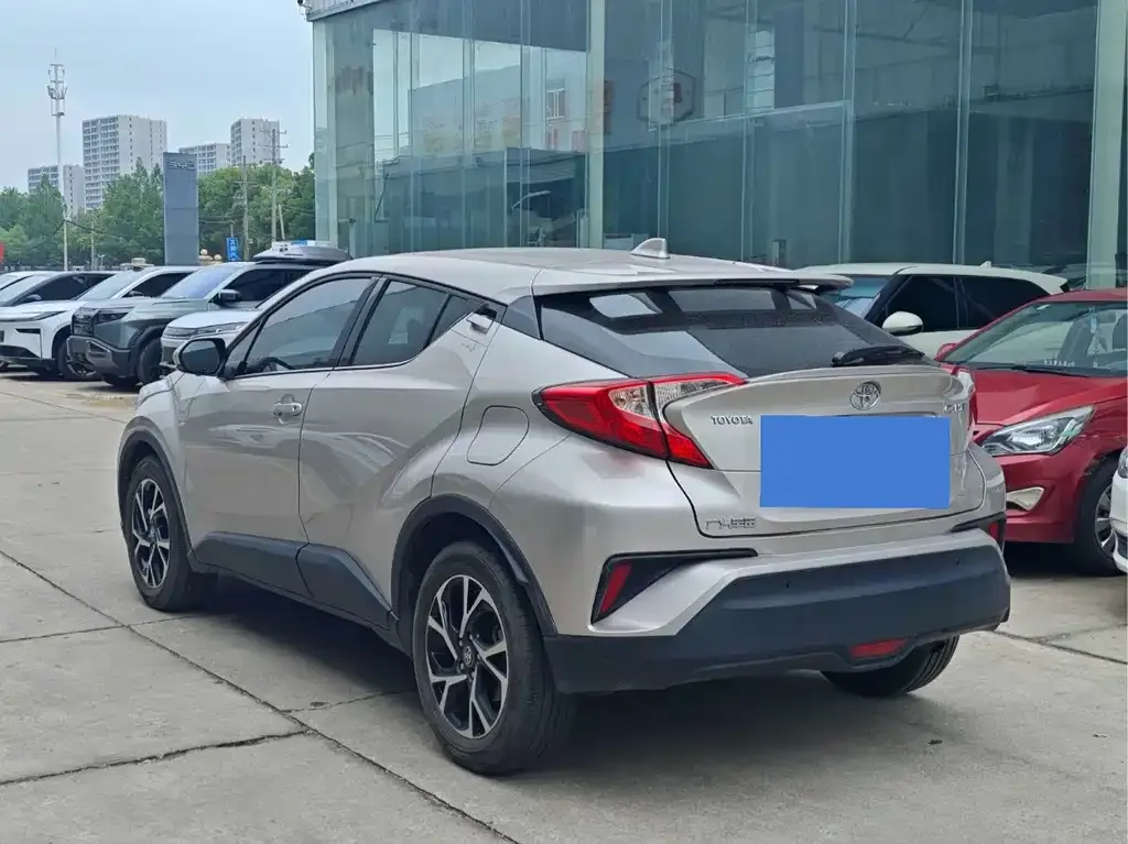 Toyota C-HR — фото 8