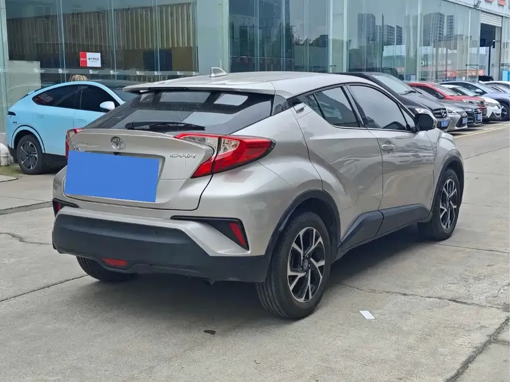 Toyota C-HR — фото 2