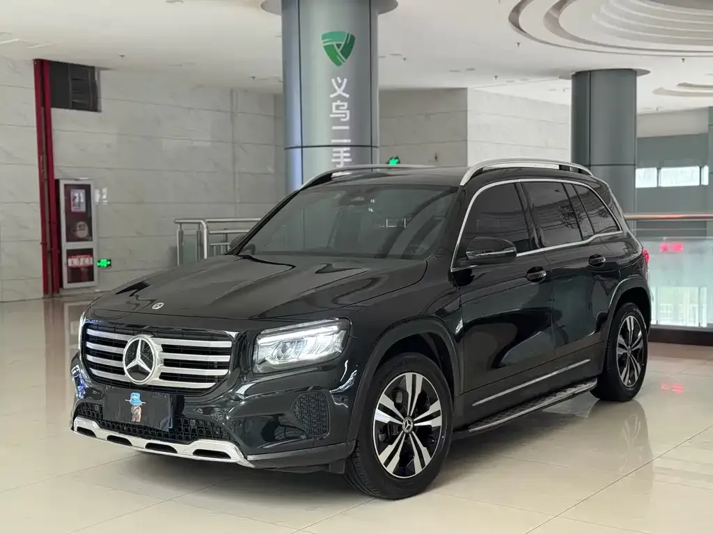 Mercedes-Benz GLB — фото 1