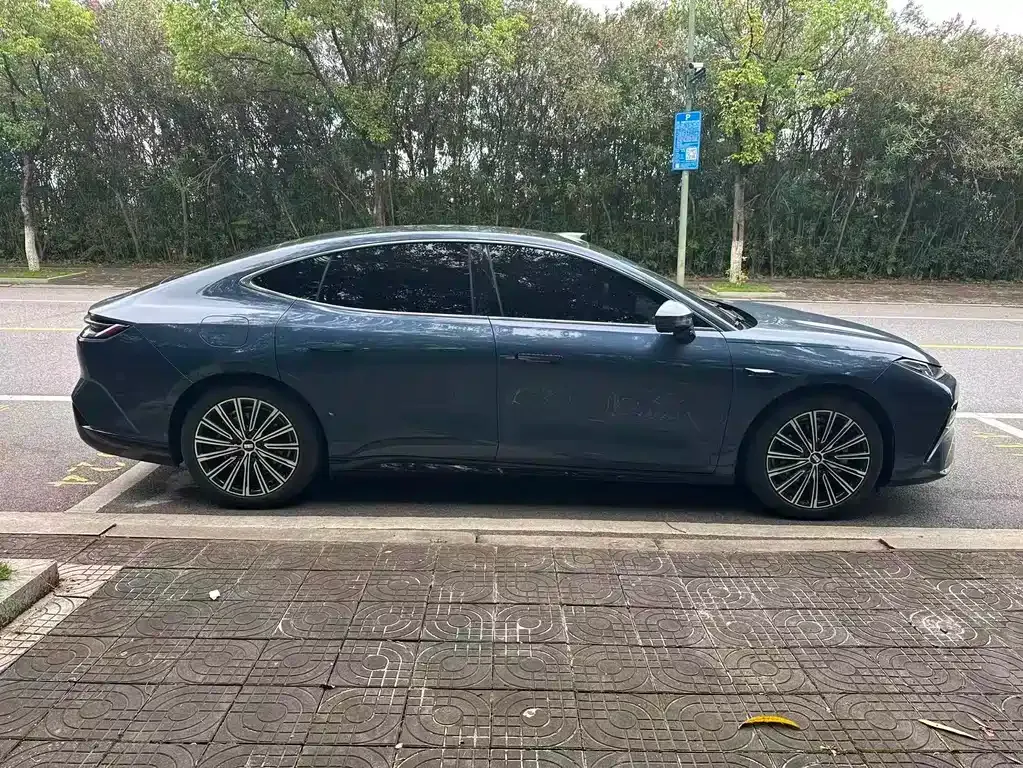 Geely Galaxy Xingyao 8 2025 из CN, фото 10
