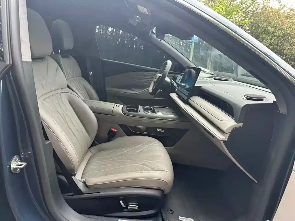 Geely Galaxy Xingyao 8 2025 из CN, фото 3