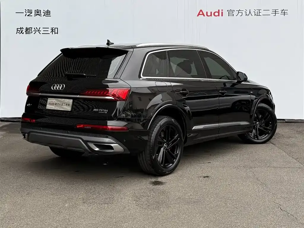 Audi Q7 — фото 9
