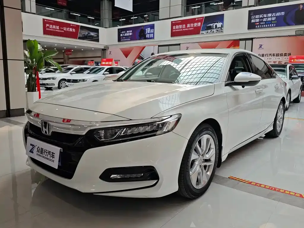 Honda Accord — фото 1
