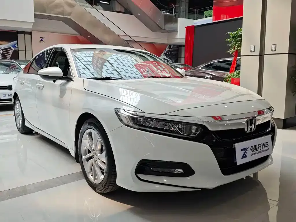 Honda Accord — фото 9