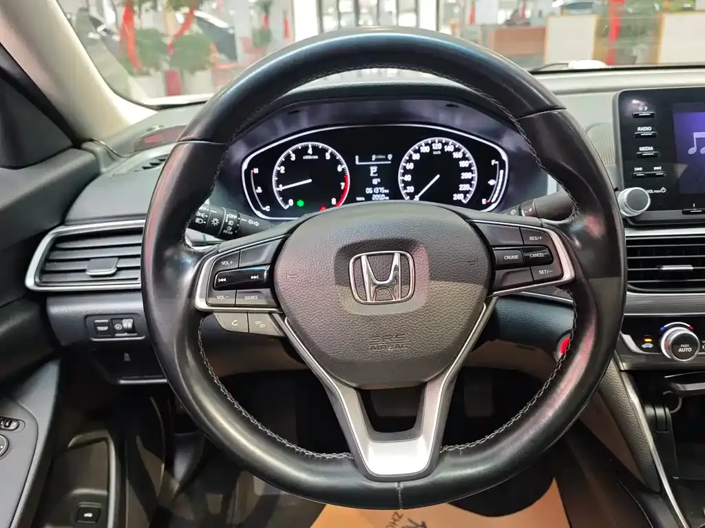 Honda Accord — фото 3