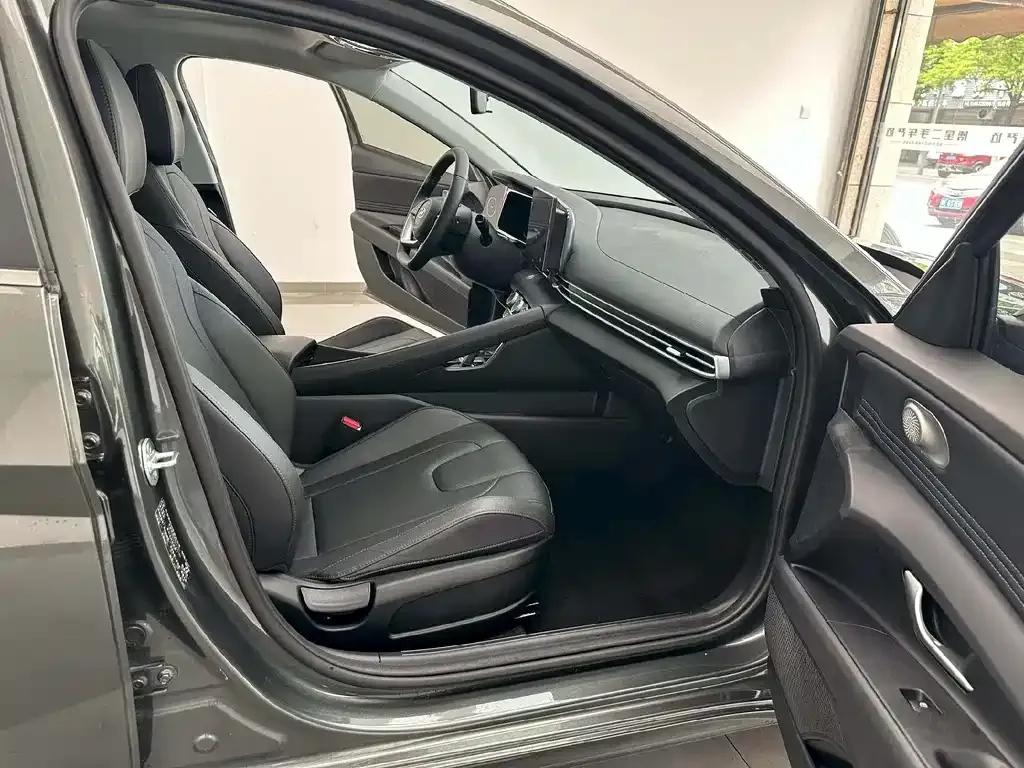 Hyundai Elantra 2024 из CN, фото 6