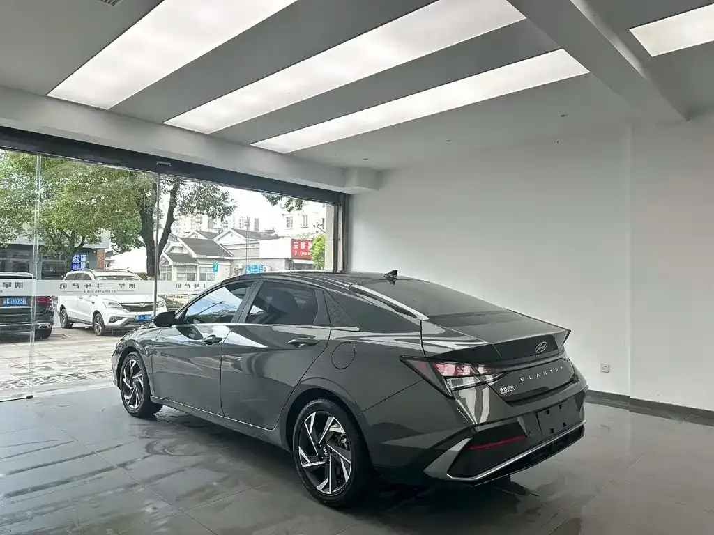 Hyundai Elantra 2024 из CN, фото 3