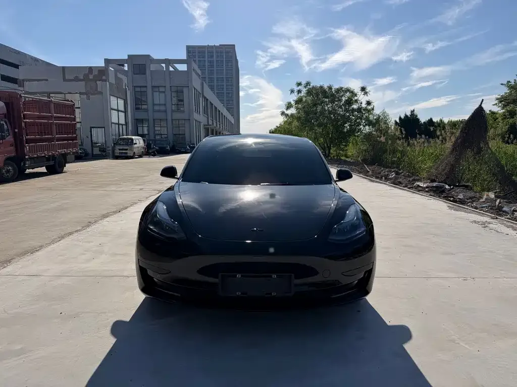 Tesla Model 3 — фото 8