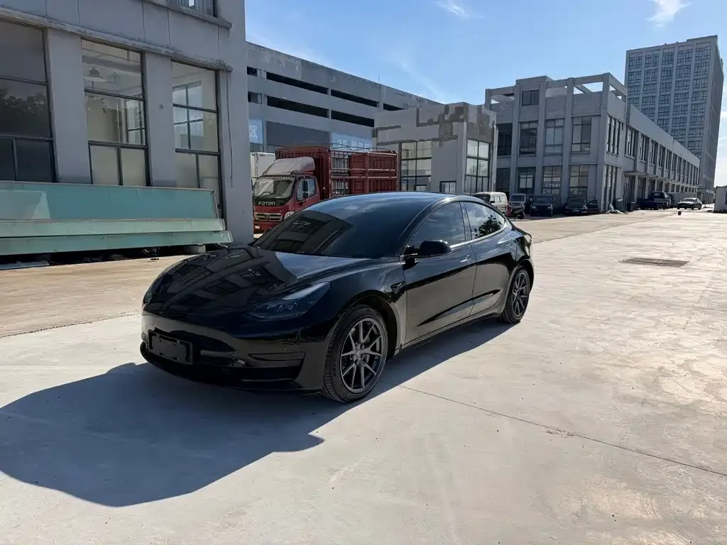 Tesla Model 3 — фото 6