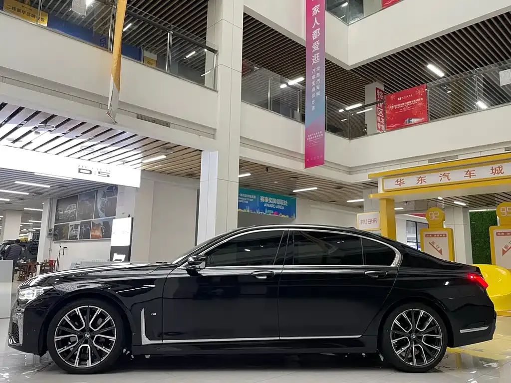 BMW 7 Series 2022 из CN, фото 4