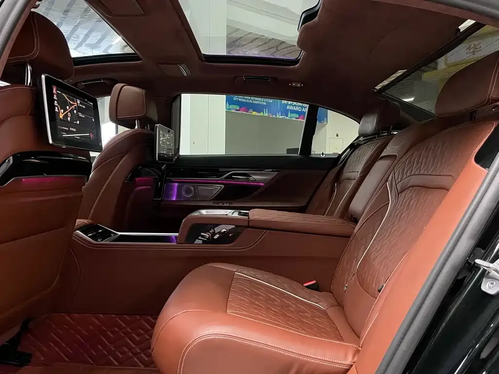 BMW 7 Series 2022 из CN, фото 7