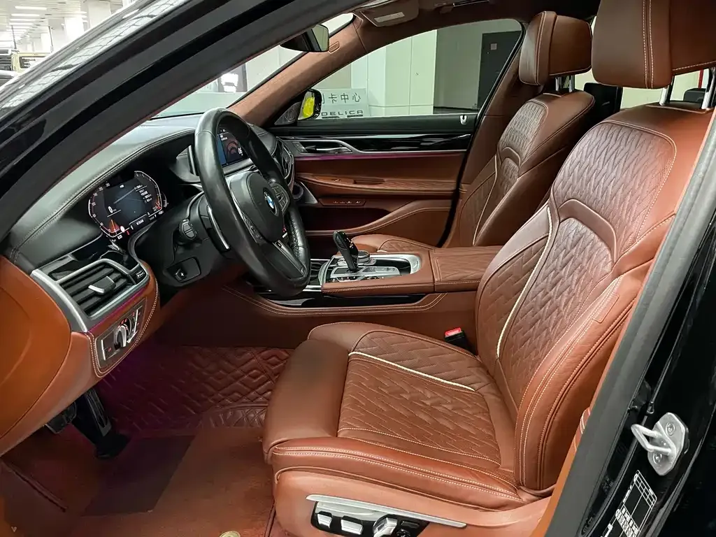 BMW 7 Series 2022 из CN, фото 9