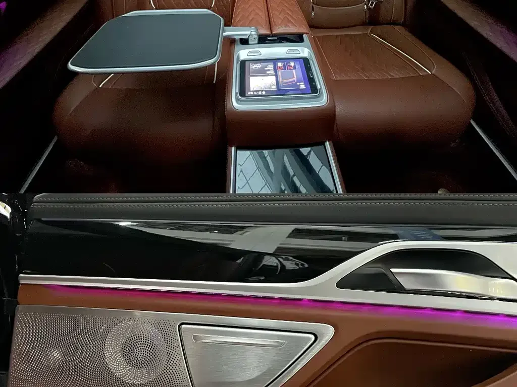 BMW 7 Series 2022 из CN, фото 2