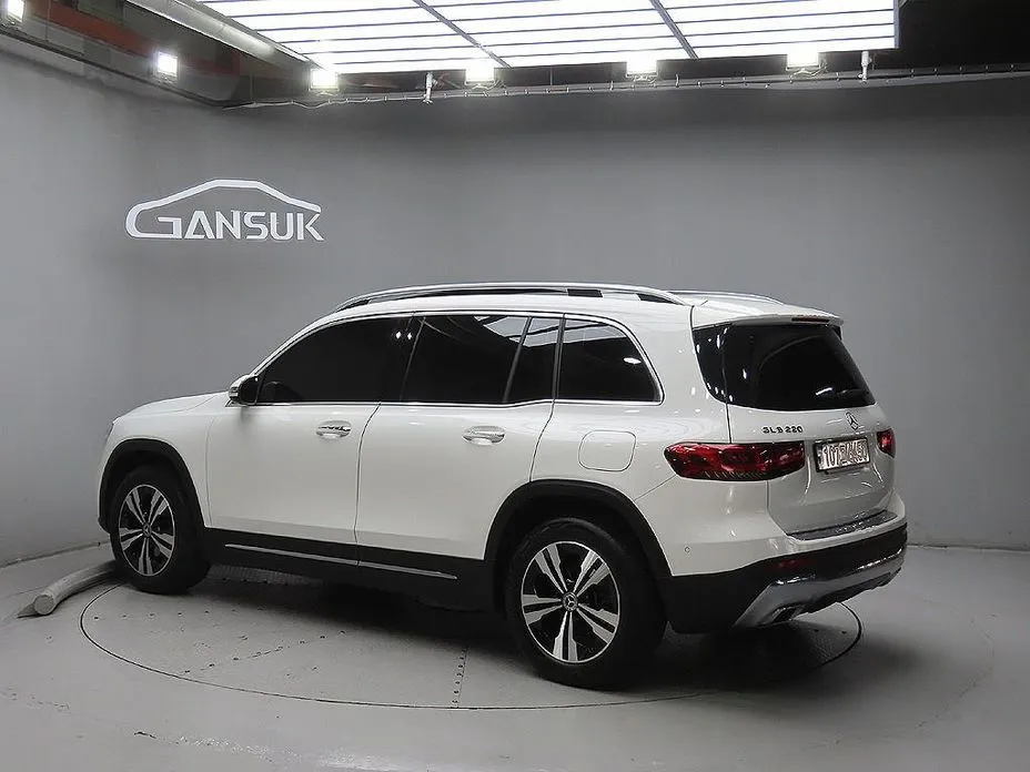 Mercedes-Benz GLB-Class — фото 10