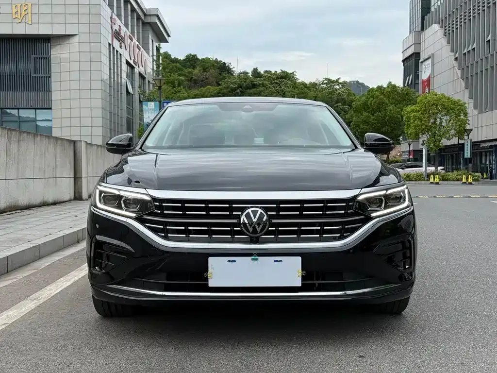 Volkswagen Passat — фото 7