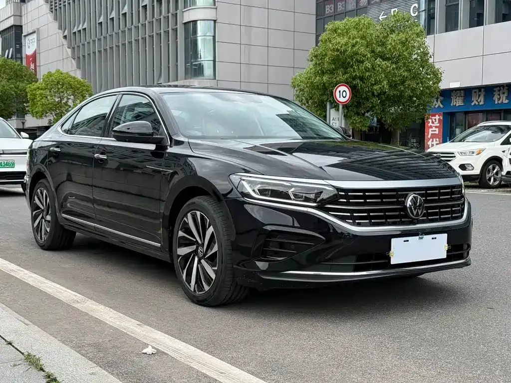 Volkswagen Passat — фото 5