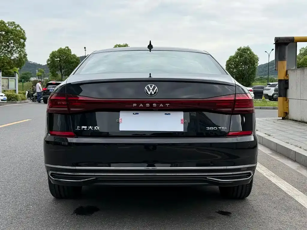 Volkswagen Passat — фото 3