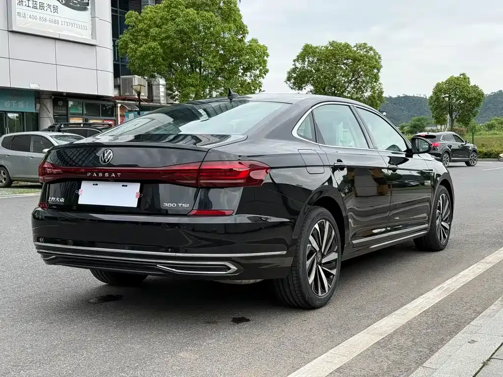 Volkswagen Passat — фото 9