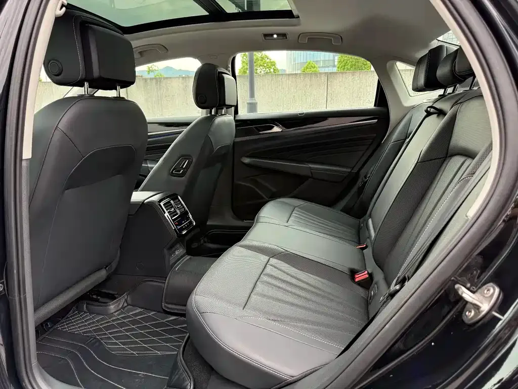 Volkswagen Passat — фото 4