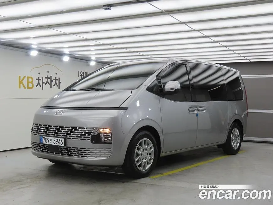 Hyundai Staria — фото 1
