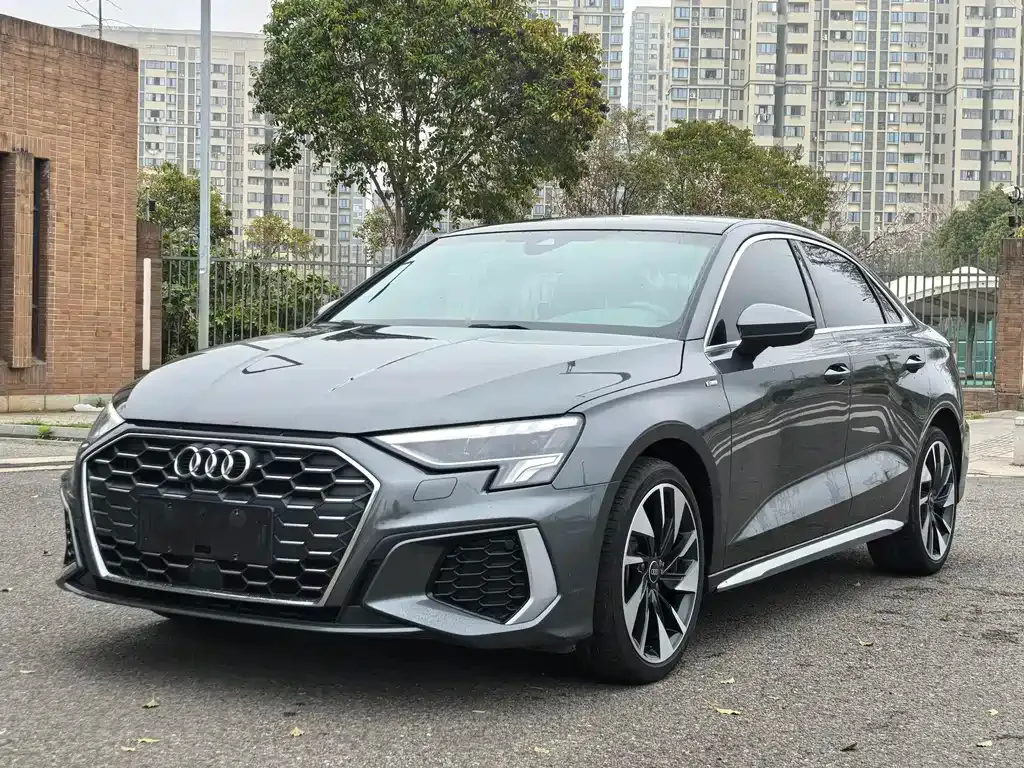 Audi A3 — фото 1