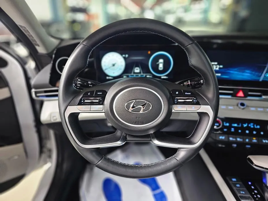 Hyundai AVANTE — фото 3