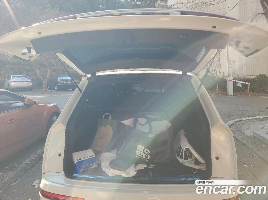 Audi Q7 2021 из KR, фото 4