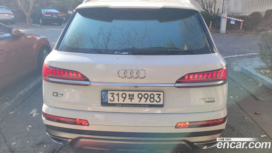 Audi Q7 2021 из KR, фото 7