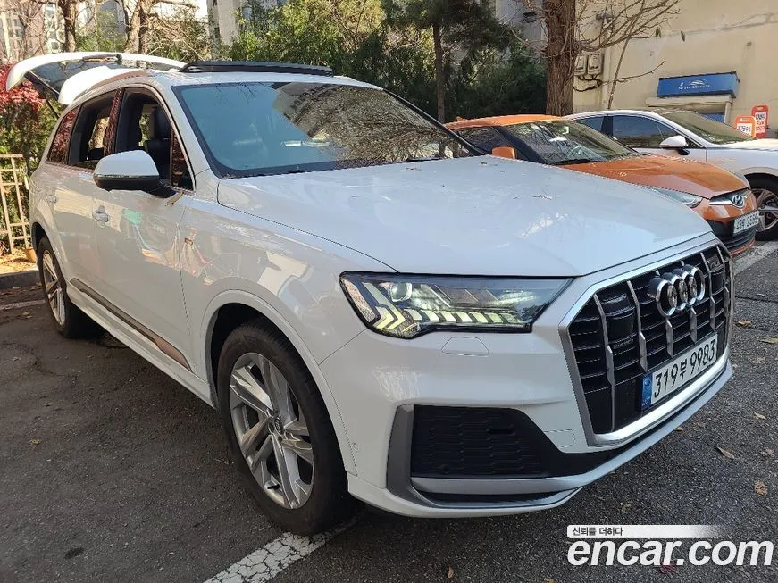 Audi Q7 2021 из KR, фото 9