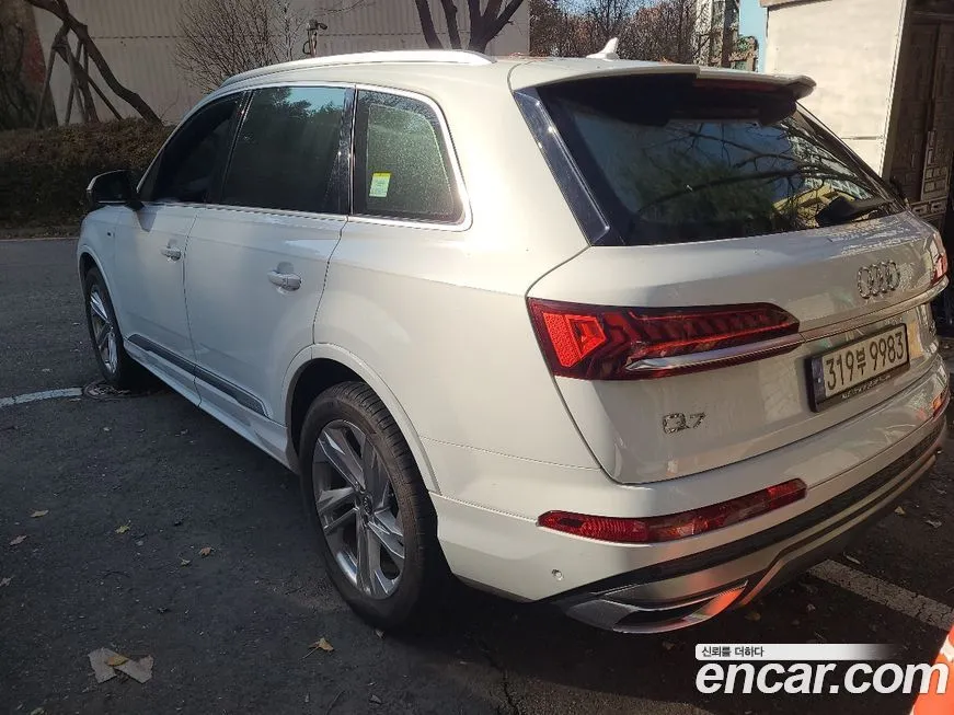Audi Q7 2021 из KR, фото 2