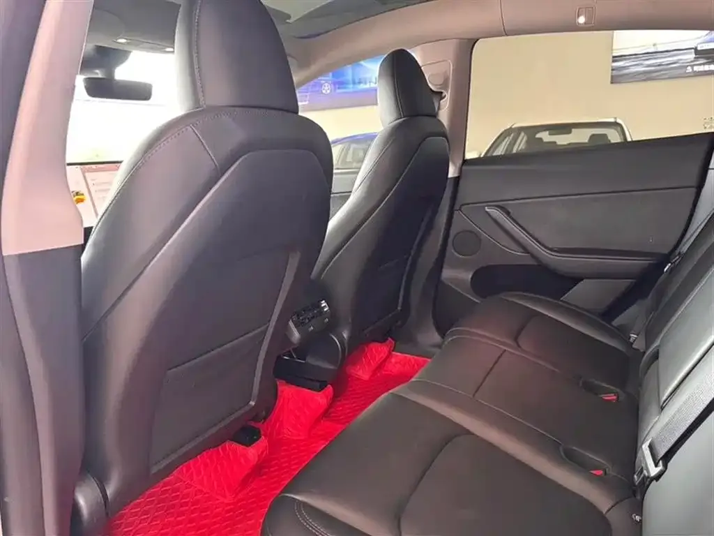 Tesla Model Y 2024 из CN, фото 2
