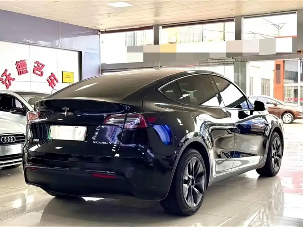 Tesla Model Y 2024 из CN, фото 8