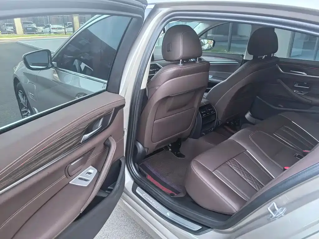BMW 5 Series New Energy 2023 из CN, фото 2