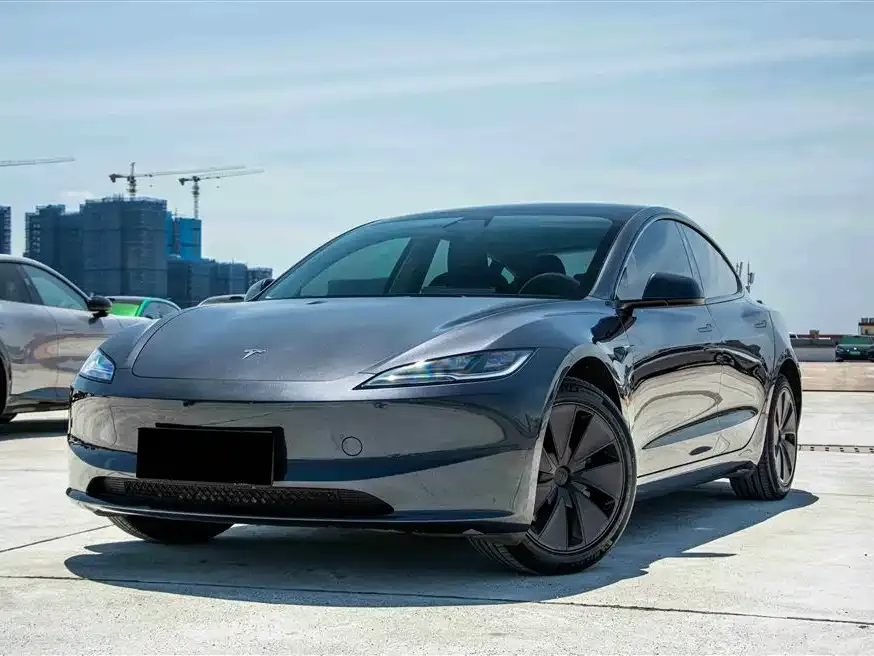 Tesla Model 3 — фото 1