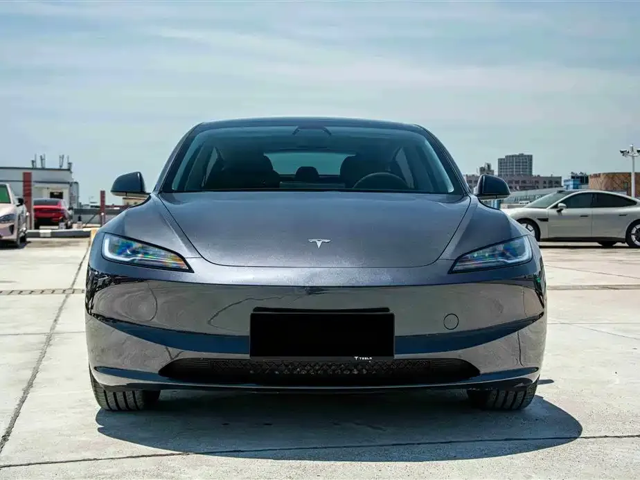Tesla Model 3 — фото 7