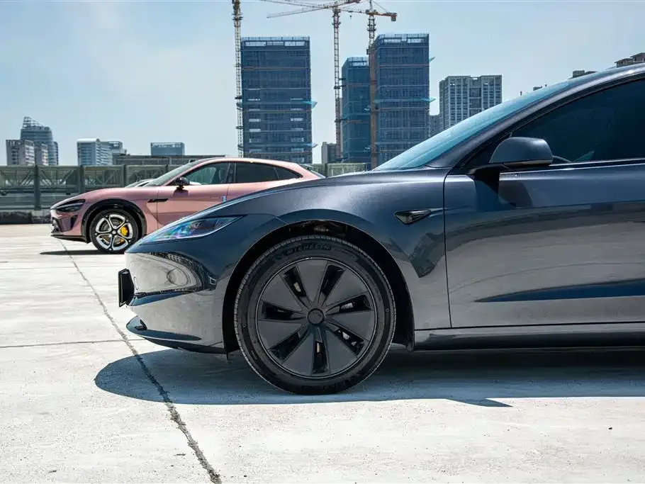 Tesla Model 3 — фото 4