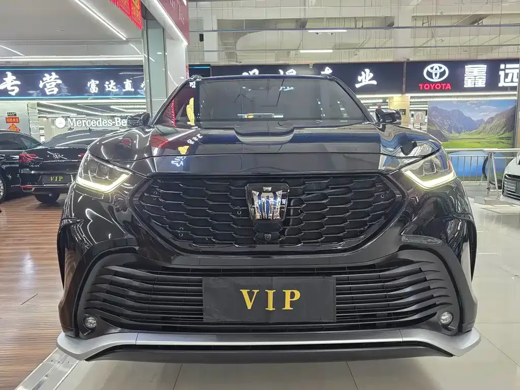 Toyota Crown Kluger 2024 из CN, фото 3