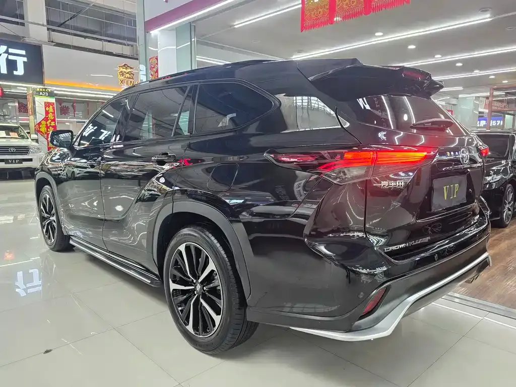 Toyota Crown Kluger 2024 из CN, фото 5