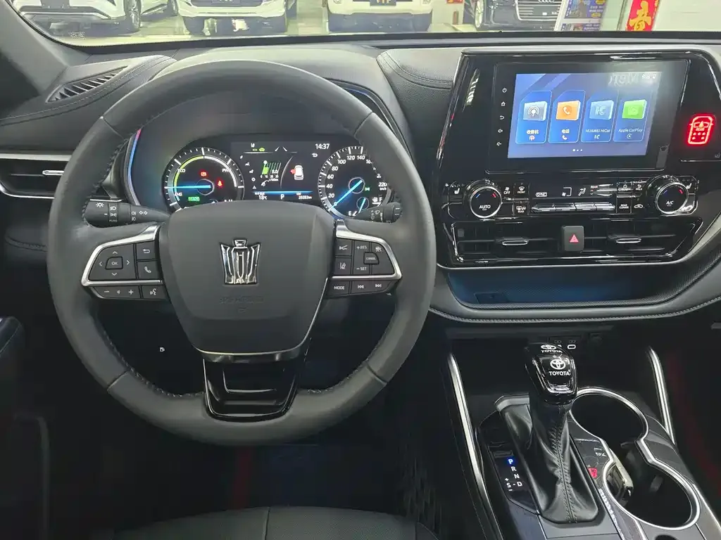 Toyota Crown Kluger 2024 из CN, фото 8
