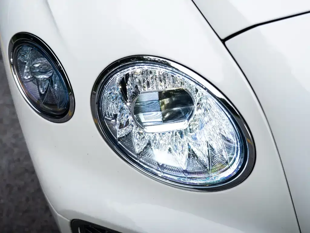 Bentley Flying Spur PHEV 2022 из CN, фото 6