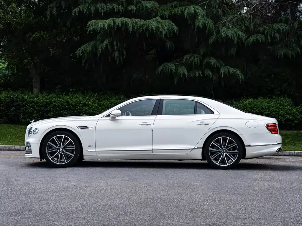 Bentley Flying Spur PHEV 2022 из CN, фото 8