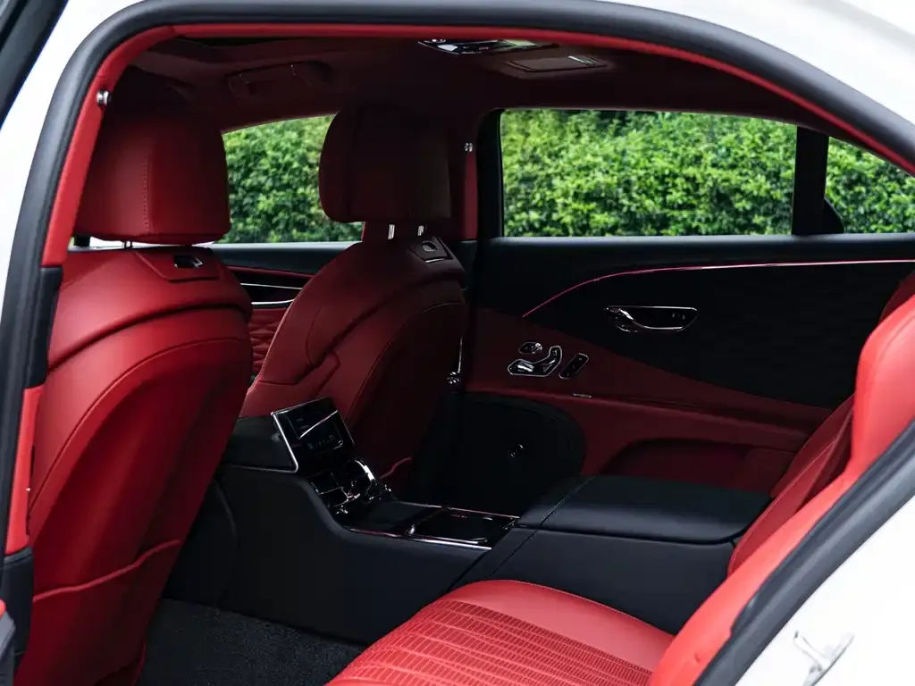 Bentley Flying Spur PHEV 2022 из CN, фото 3