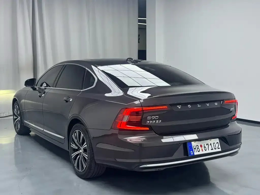 Volvo S90 — фото 3