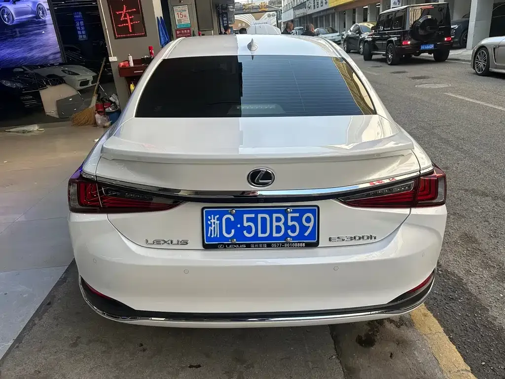 Lexus ES — фото 10