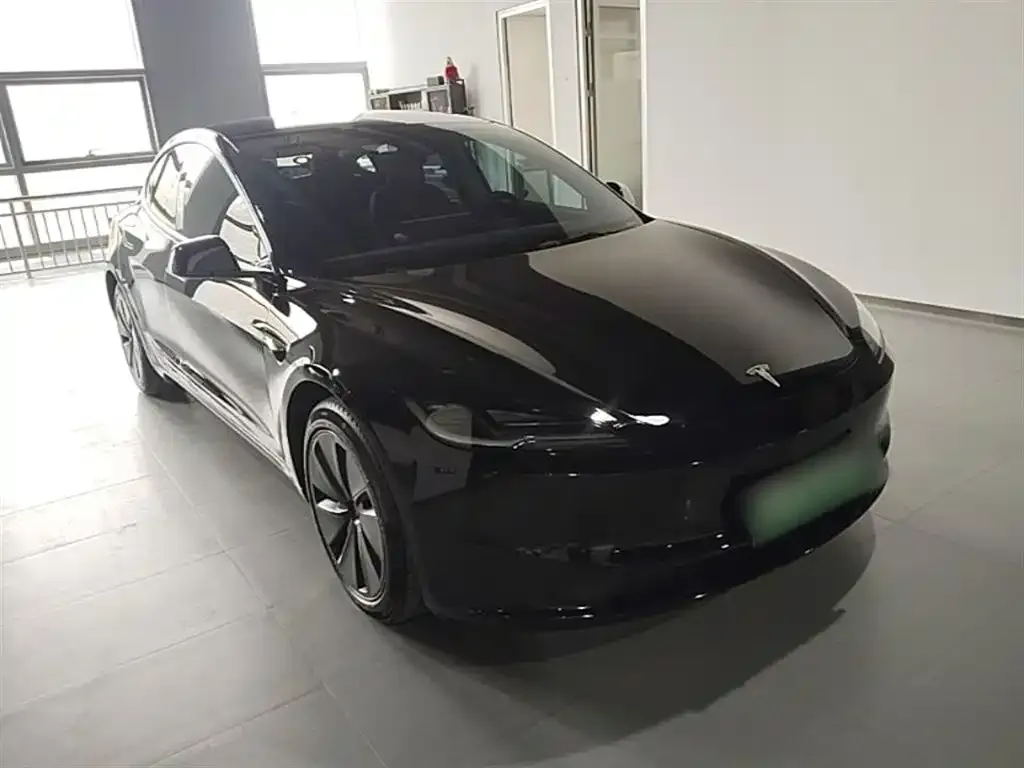 Tesla Model 3 — фото 2