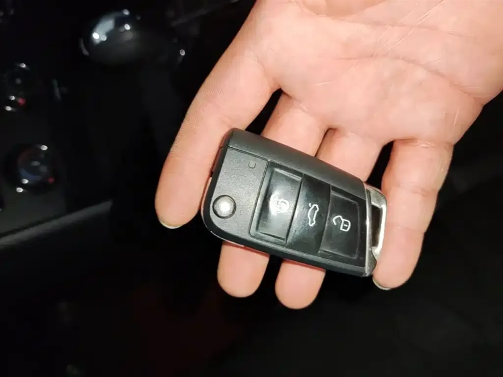 Volkswagen Tharu 2022 из CN, фото 3