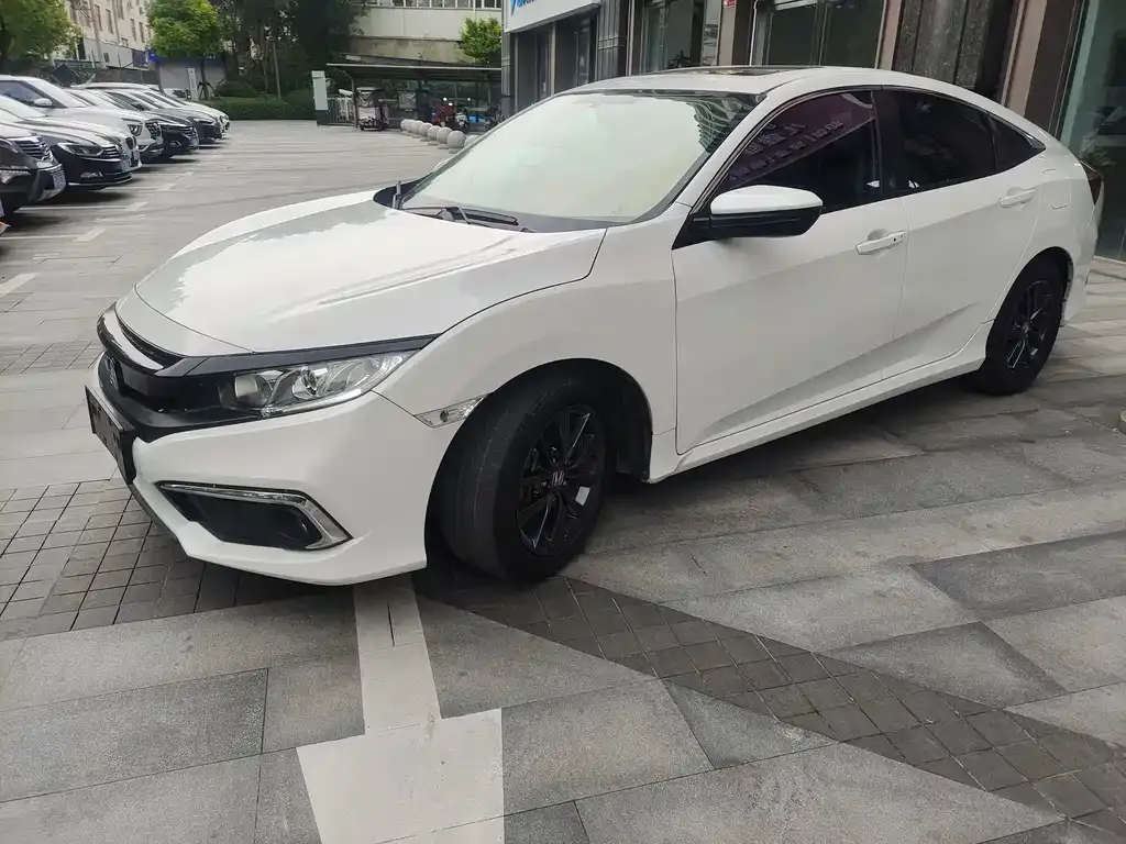Honda Civic — фото 1